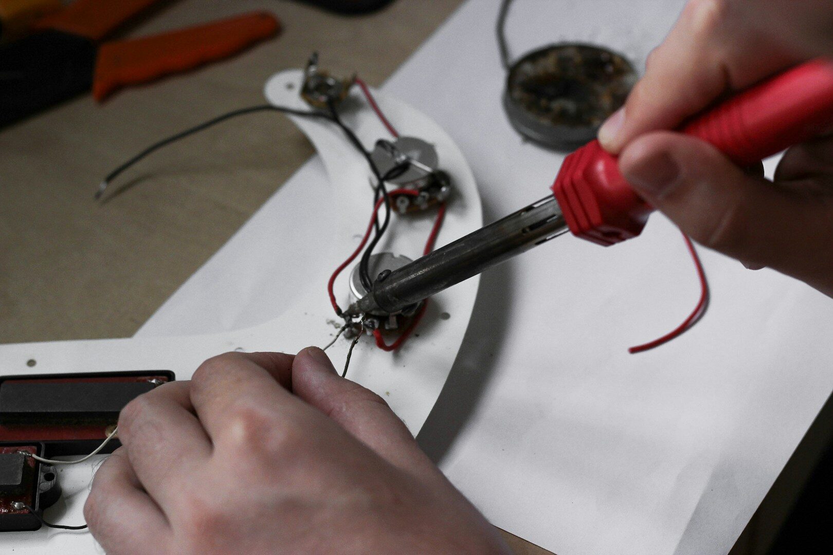 Soldering electronic components